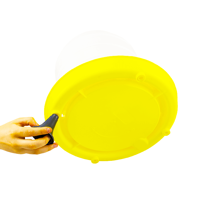 RIVER SYSTEMS 15L TOP FILL CHICKEN WATERER WITH HANDLE CAP AND LEGS